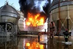 آتش تأسیسات منطقه ویژه اقتصادی پتروشیمی مهار شد
