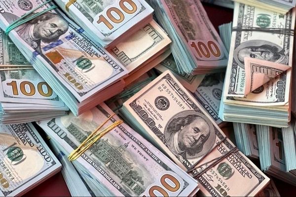 قیمت دلار و قیمت یورو امروز سه‌شنبه ۸ اردیبهشت ۱۴۰۵ + جدول