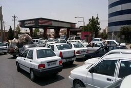 ۳ سناریو پیشنهادی برای مدیریت بحران بنزین/ افزایش قیمت بنزین به‌تنهایی کارساز است؟