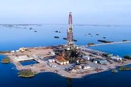 قمار در آزادگان؛ بازی پرهزینه با حیاتی‌ترین میدان نفتی کشور