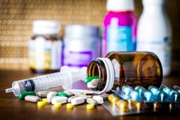 افزایش ذخیره دارویی و تجهیزات مصرفی/ پرداخت «عیدی» بازنشستگان در اسرع وقت
