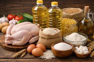 کالاهای اساسی تا پایان سال تامین است