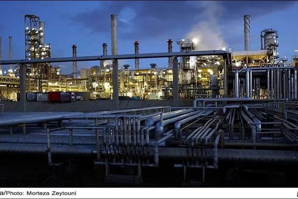 آسیب شدید زیرساخت‌های نفتی کشورهای عربی/ این کشور دو سوم درآمدهای نفتی خود را از دست داد