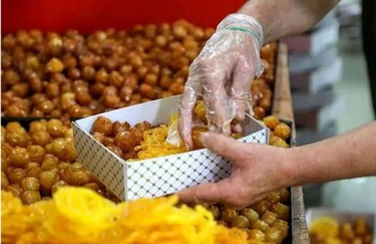 وقتی زولبیا بامیه ۱۰ هزار تومان بود/ قیمت شیرینی ماه‌رمضان فقط در ۷ سال، ۵۰ برابر شد
