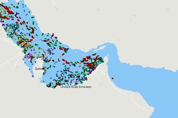بازگشت دو نفتکش دیگر در تنگه هرمز با هشدار ایران