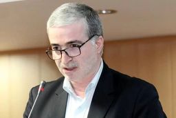 نانوایی‌ها و فروشگاه‌های زنجیره‌ای فعال‌اند/ وفور ذخایر کالاهای اساسی با وجود تهاجم آمریکا
