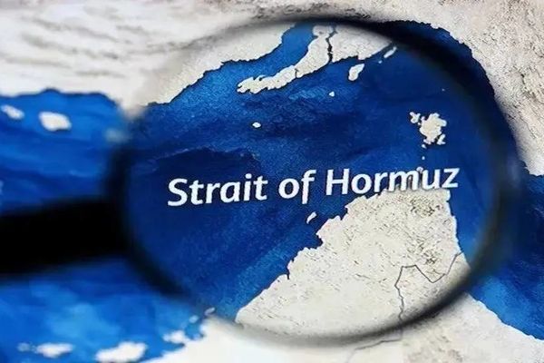 مجلس درصدد دریافت عوارض ریالی از تنگه هرمز است / جزییات تدوین رژیم حقوقی تنگه هرمز بیان شد