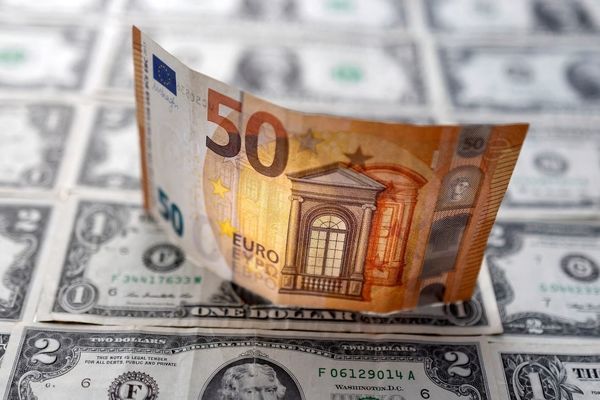 قیمت یورو امروز دوشنبه ۳۱ فروردین ۱۴۰۵/کاهش قیمت یورو