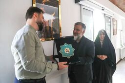 تقدیر از جمال رستم‌زاده در ویژه‌برنامه «ستارگان خبرفوری»