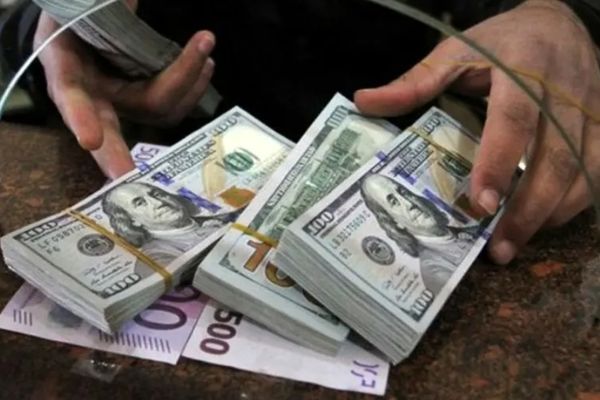 جدیدترین قیمت دلار امروز پنجشنبه ۲۰ فروردین ۱۴۰۵ اعلام شد/ بازگشت دلار آزاد به روند صعودی