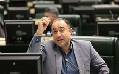دولت باید افزایش حقوق کارمندان را با لایحه دنبال کند و شورای عالی کار را برای ترمیم دستمزد کارگران فرا بخواند/ توپ در زمین دولت است