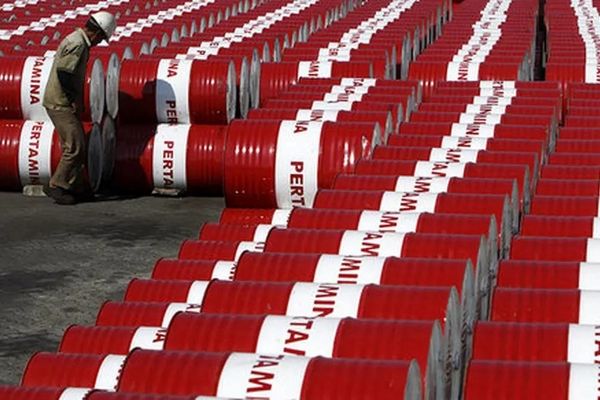 واکنش بازارهای مالی به خبر آتش‌بس موقت/ سقوط قیمت نفت، سهام و دلار!