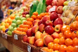 توزیع گسترده میوه شب عید آغاز شد