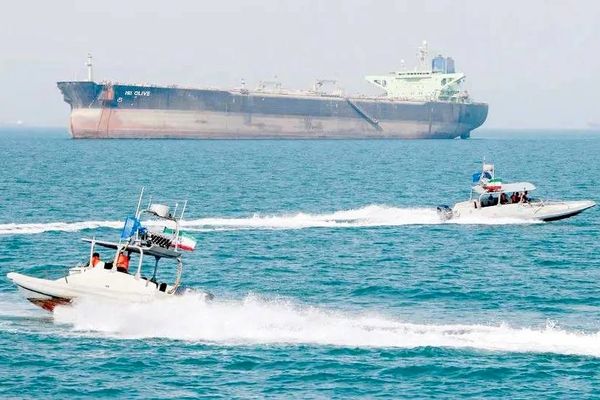 نفت؛ میانجی صلح