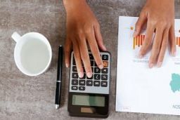 آیا حقوق کارمندان سالی دو بار افزایش می‌یابد؟