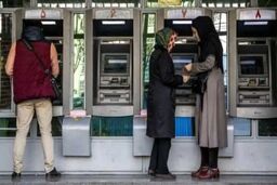 پول «نقد» کمیاب شد/ سرگردانی مردم میان عابربانک‌های خالی/ افزایش هزینه چاپ اسکناس علت اصلی است؟