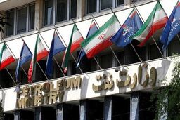 وزیر نفت: دست انتقام الهی توسط سربازان رهبر، گریبان دشمنان را خواهد گرفت