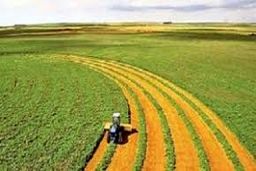 عوارض گمرکی محصولات آب بر سه برابر شد / عوارض برخی محصولات نفتی، گازی و پتروشیمی علی الحساب است