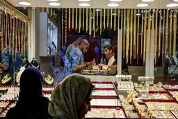 قیمت جدید طلا در بازار تهران امروز ۱۲ شهریور ۱۴۰۵/ طلا از نقطه اوج گذشت / جدول